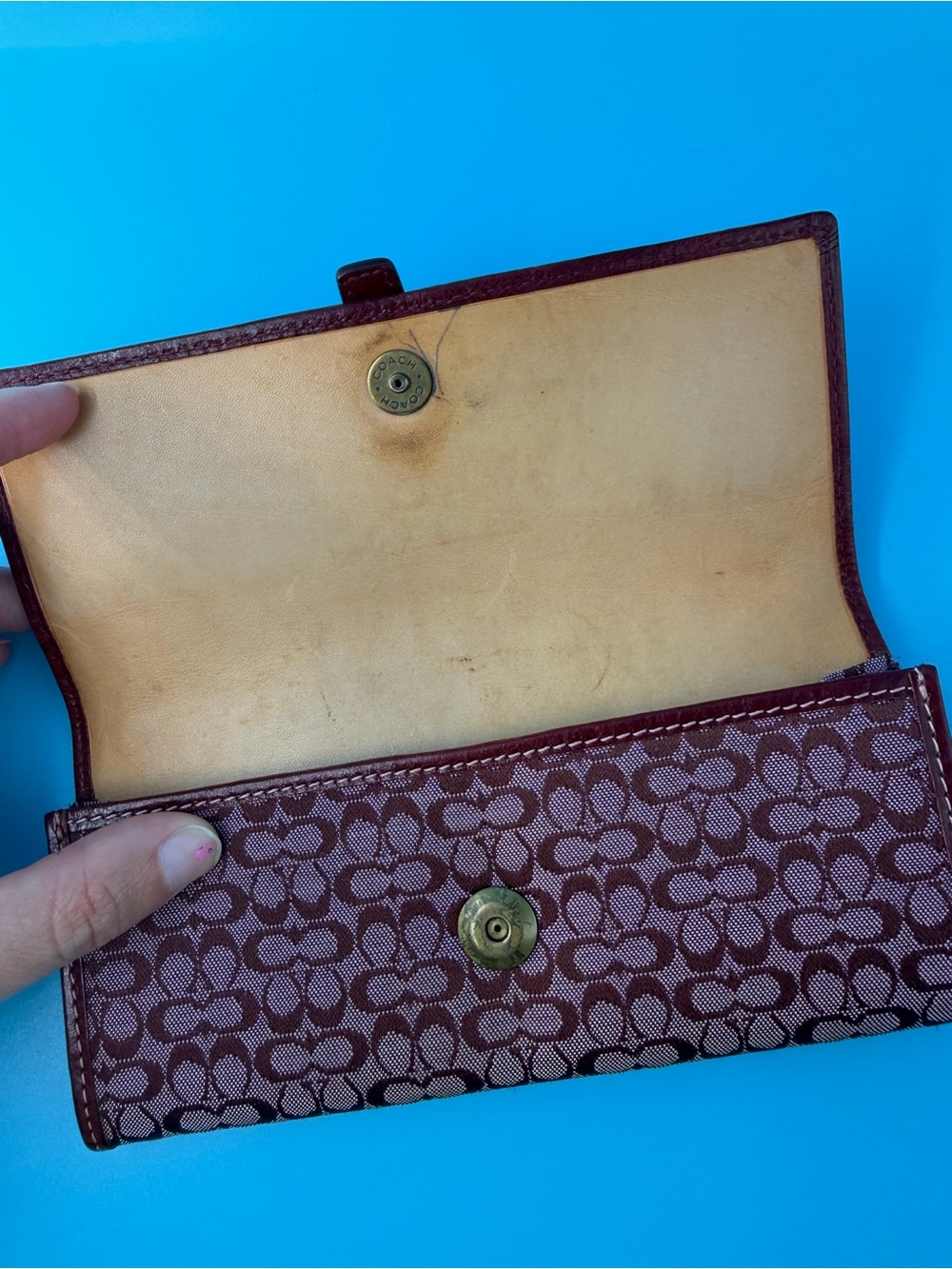 Coach 90s Y2K Vintage Signature Logo Jacquard Print Burgundy Leather Bill Wallet - Picture 6 of 9